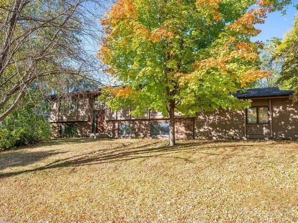 7585 Lanewood Ln N, Maple Grove, MN 55311