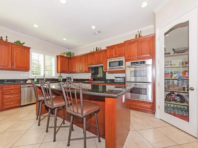 2740 Sadlers Creek Rd — Photo 1