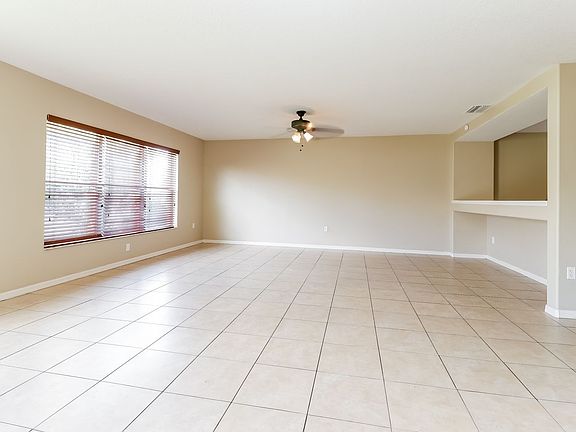 4th image of 19542 Timberbluff Dr