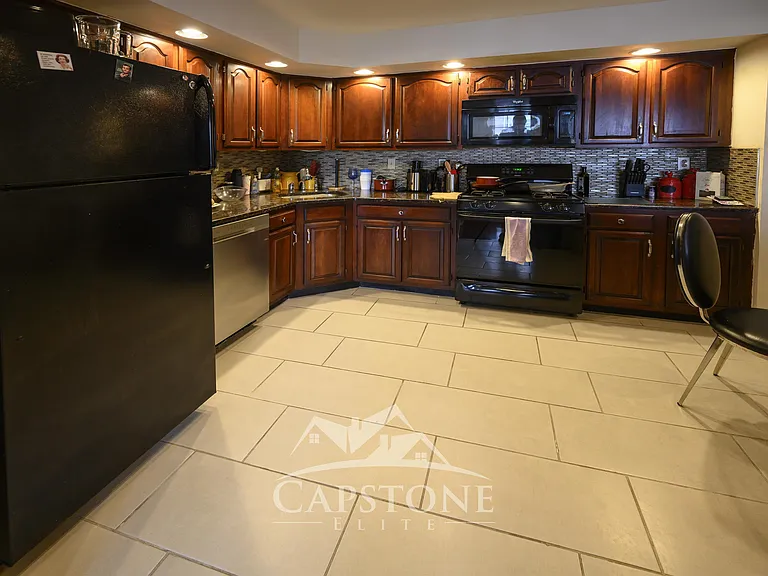 67 Vaughan Dr #1 — Photo 13