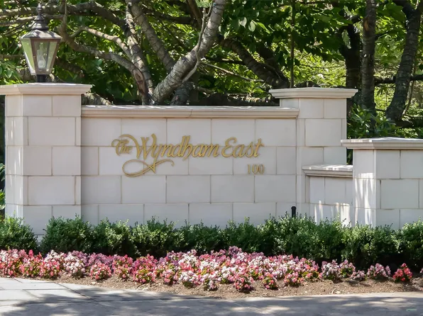 100 Hilton Avenue Avenue #510 E, Garden City, NY 11530