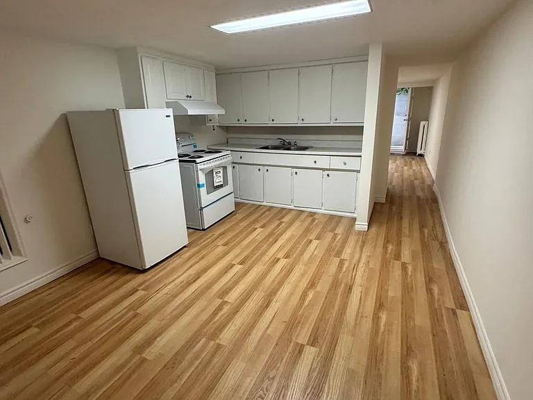 227 Evelyn Ave #4 — Photo 8