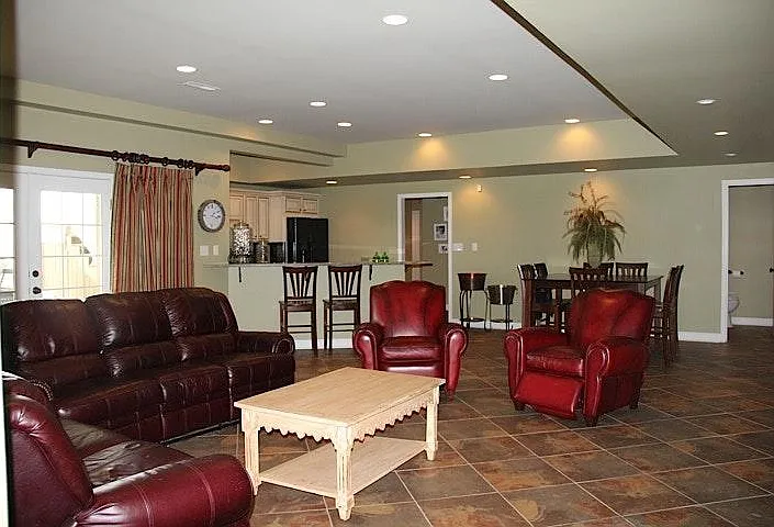 827 Ann Marie Cir — Photo 15