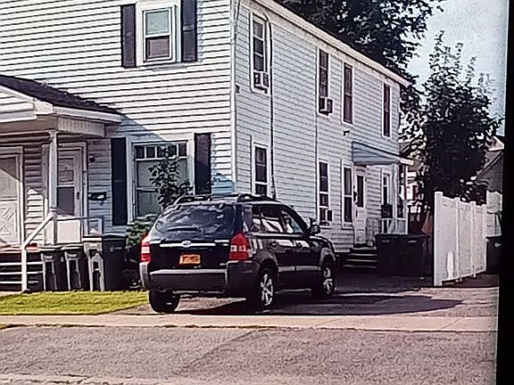 3rd image of 216 E Thomas St