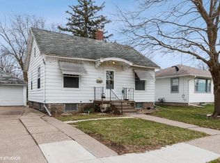 726 S 3rd Ave, Washington, IA 52353