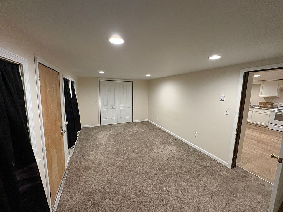 2nd image of 7364 Eastlake Rd