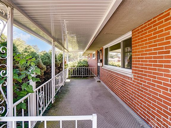 2nd image of 4440 Mahler Dr