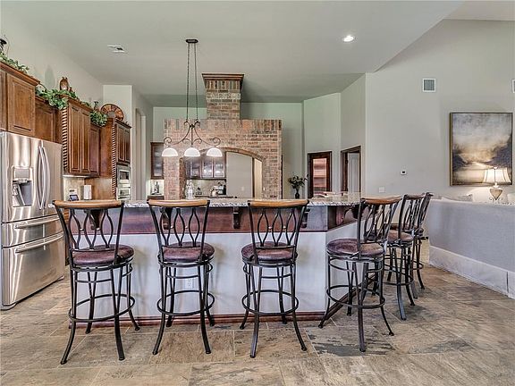 4th image of 9204 SW 30th Ter