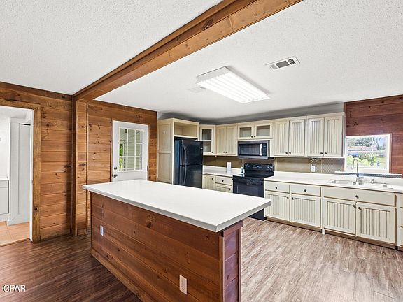 4th image of 530 E Brock Ave