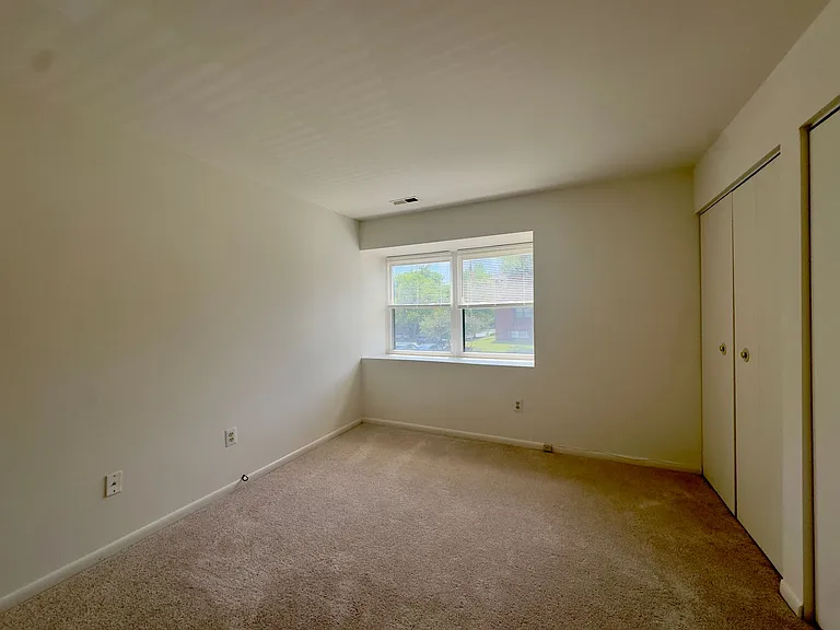 20 Juliet Ln #204 — Photo 8