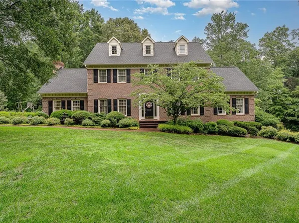 5002 Leadenhall Rd, Oak Ridge, NC 27310