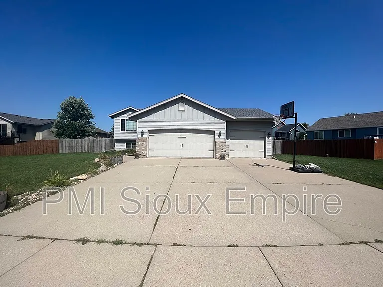 4829 S Wilson Ave — Photo 3