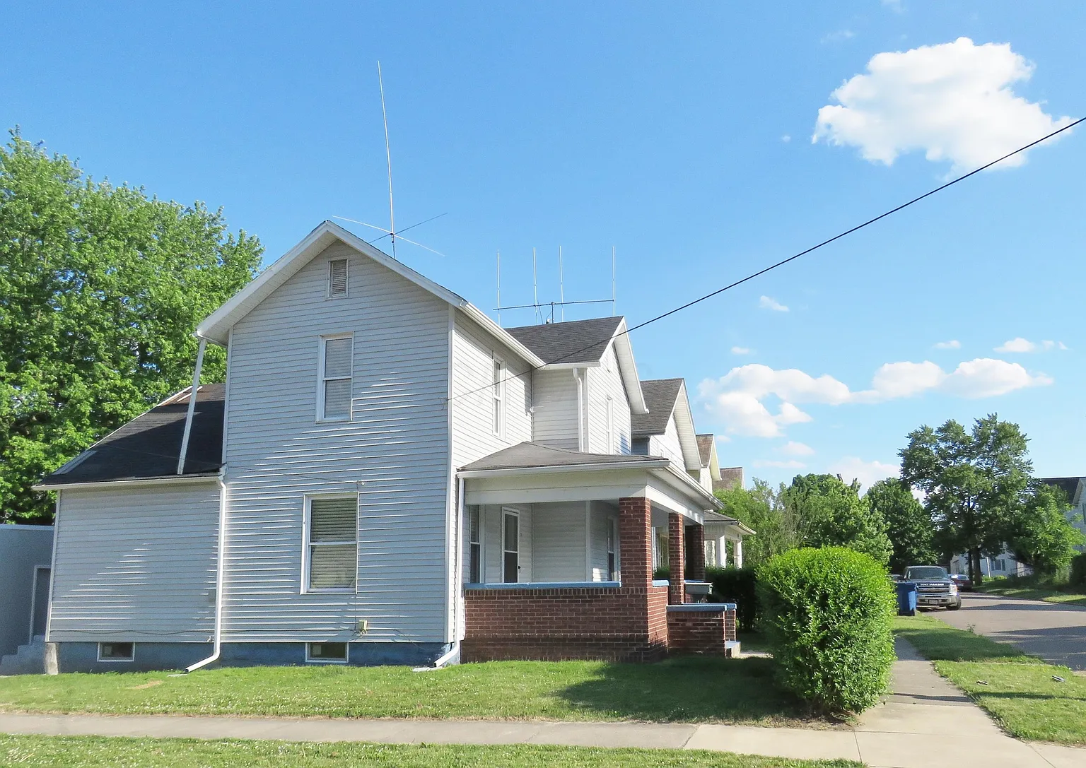 218 Boyleston Ave photo 1