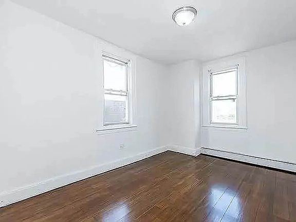 5th image of 1954 Hazen St #2