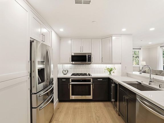 4th image of 1155 Merrill St APT 101