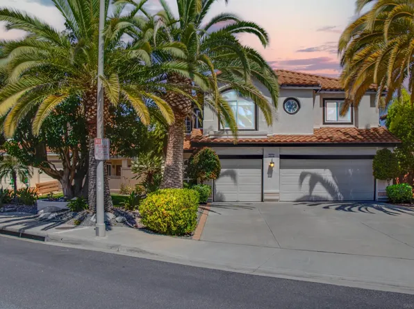 1616 Mountain Pass Cir, Vista, CA 92081