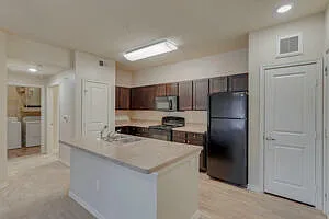 Hutchins Gateway Apartments — Photo 18