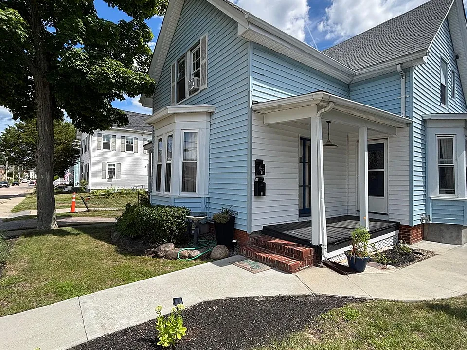 123 East St #1