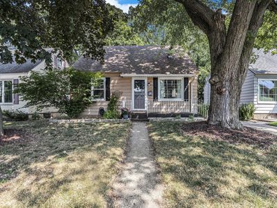 2138 Riverside Dr NE, Grand Rapids, MI, 49505