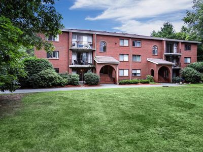 8 Longmeadow Dr APT 16, Rowley, MA, 01969