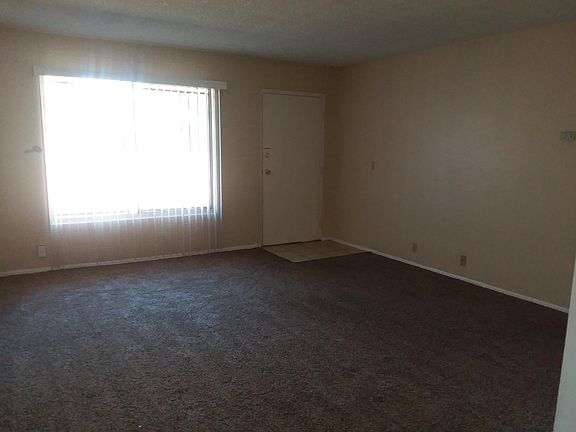 4th image of 565 Royal Crest Cir #10