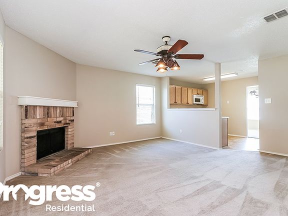 3rd image of 4208 Hunters Creek Dr