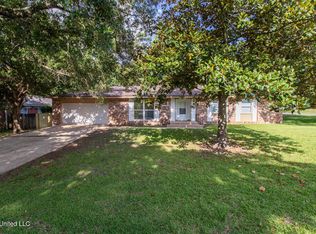 13128 Hanover Dr, Ocean Springs, MS 39564