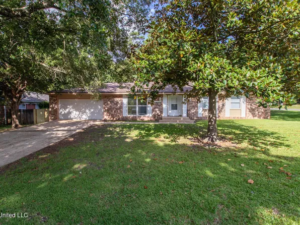 13128 Hanover Dr, Ocean Springs, MS 39564