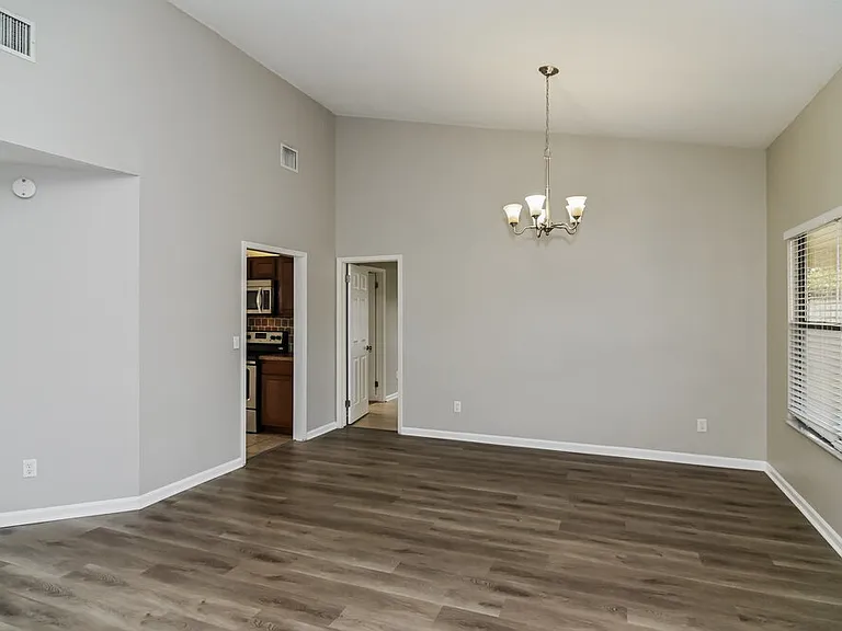 8255 Spencers Trace Dr — Photo 7