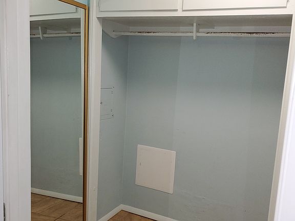 Walk in closet