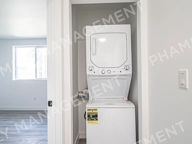 1617 S Walnut St #9 — Photo 5
