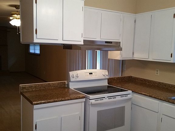 3rd image of 106 Montgomery Dr