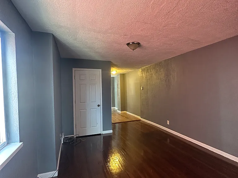 911-912 Main St #2 — Photo 9