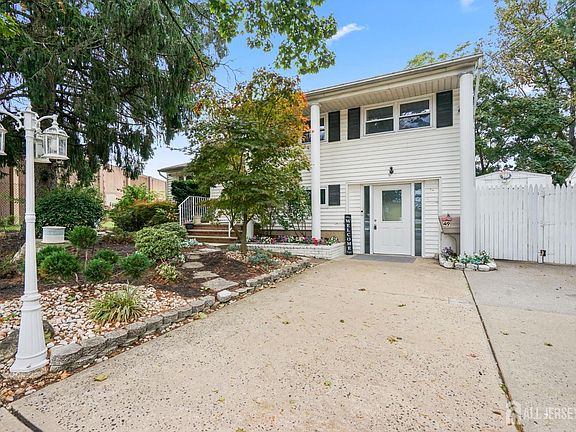 3rd image of 49 Frederick Pl