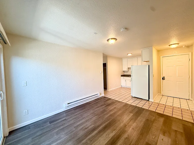 Dixon Landing Apartments — Photo 5