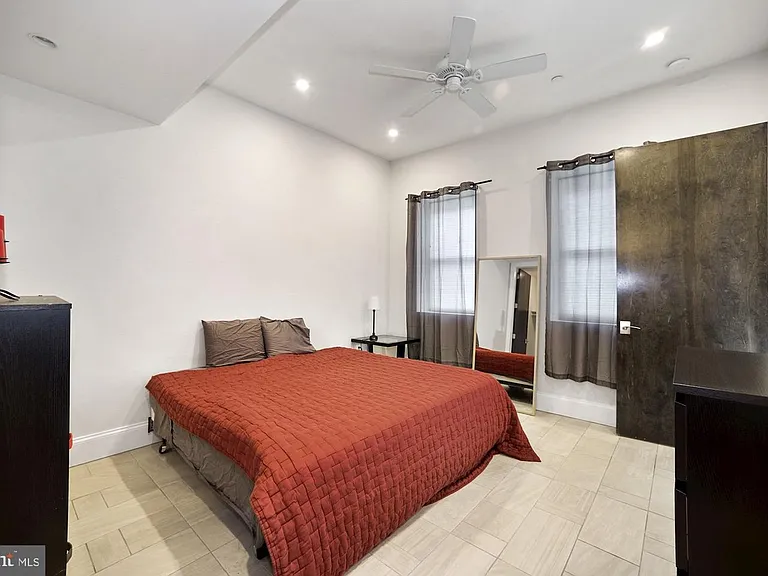 2298 Champlain St NW #B — Photo 35