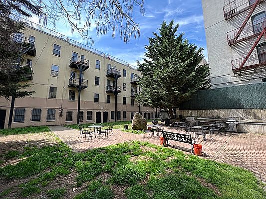 2nd image of 24 Maujer St #3