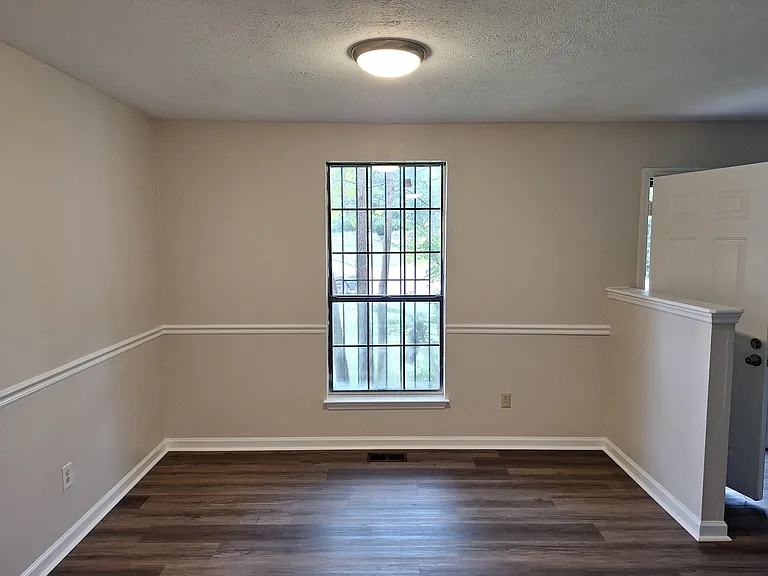 206 Fawnwood Ct — Photo 3