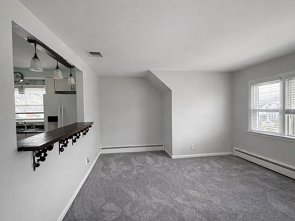 4th image of 174 Sheridan Ave #2