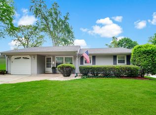 1607 Warwick Ln, Schaumburg, IL 60193