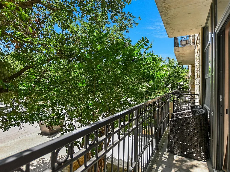 1812 West Ave #100 — Photo 9