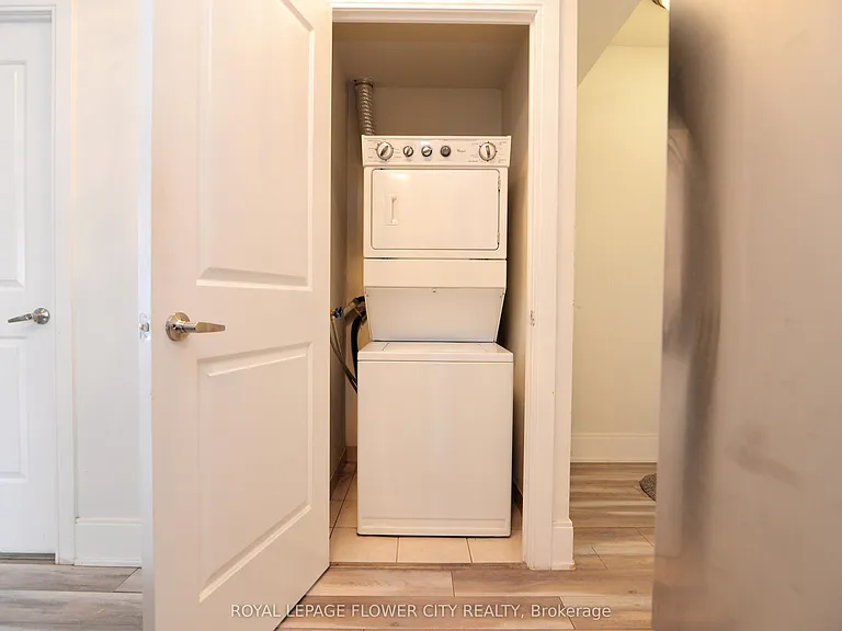 330 Burnhamthorpe Rd W #1902 — Photo 26