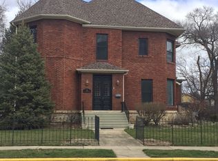 461 W Downer Pl, Aurora, IL 60506