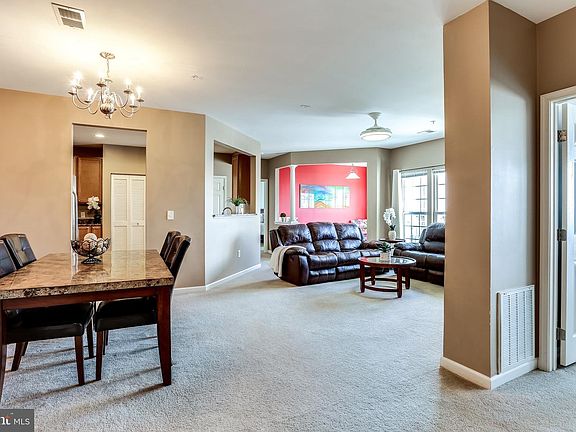 5th image of 7559 Stoney Run Dr Unit 304