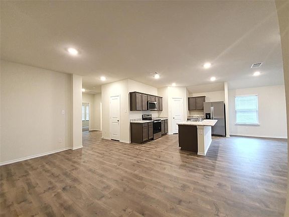 3rd image of 3005 Bayberry Dr