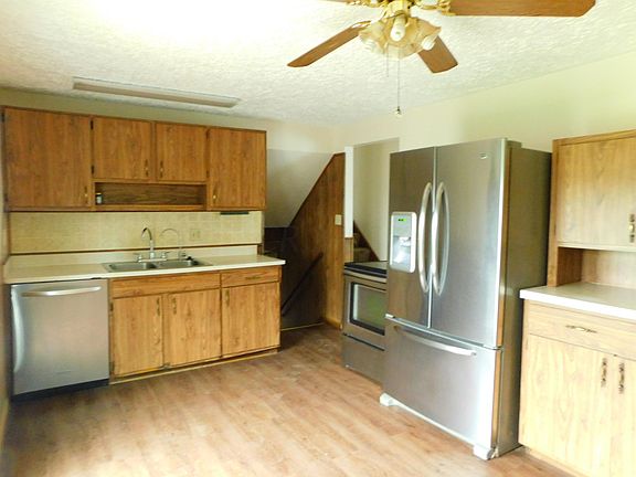 4th image of 4933 Silverton Dr