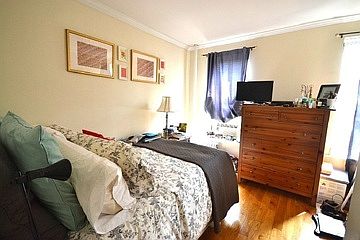 2nd image of 219 Mulberry St APT 19
