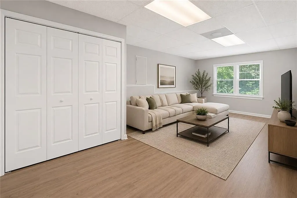 1 bed, 1.0 bath, 1100 sqft, $1,600 — Photo 2