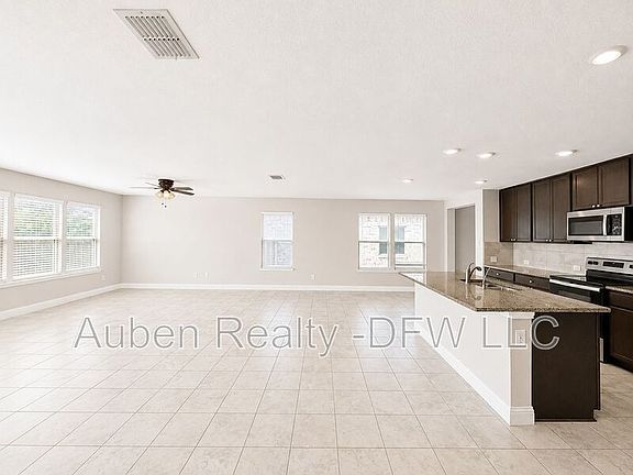 4th image of 2605 Wesley Ave