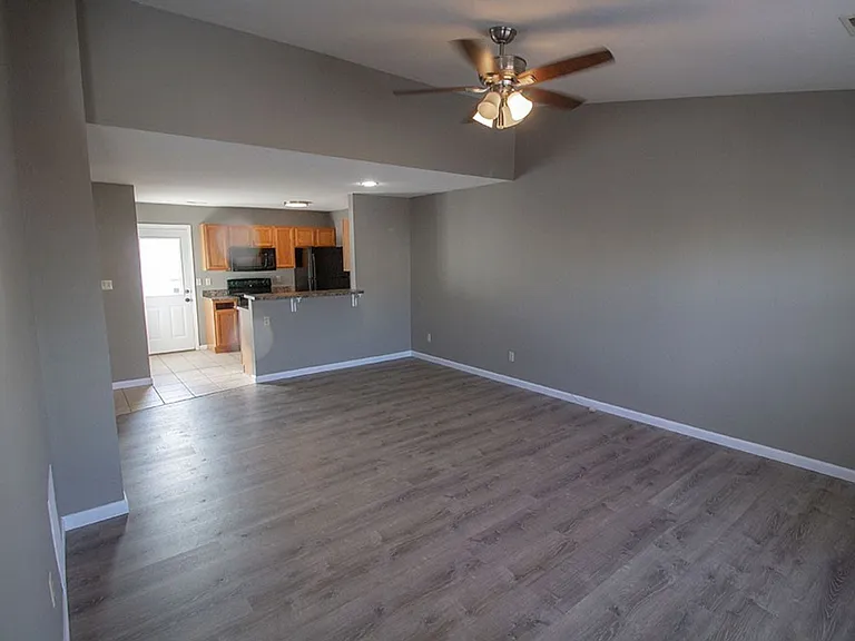1518 Typhoon Ct — Photo 2